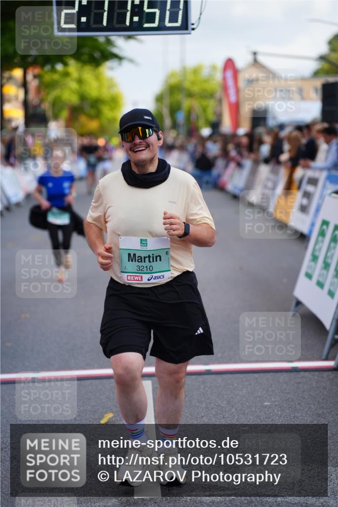20.09.2026 - PSD Bank Halbmarathon LAZAROV Photography http://msf.ph/oto/10531723 20.09.2026 12:11:49 Ziel 1858, 2081, 3094, 3210 meine-sportfotos.de