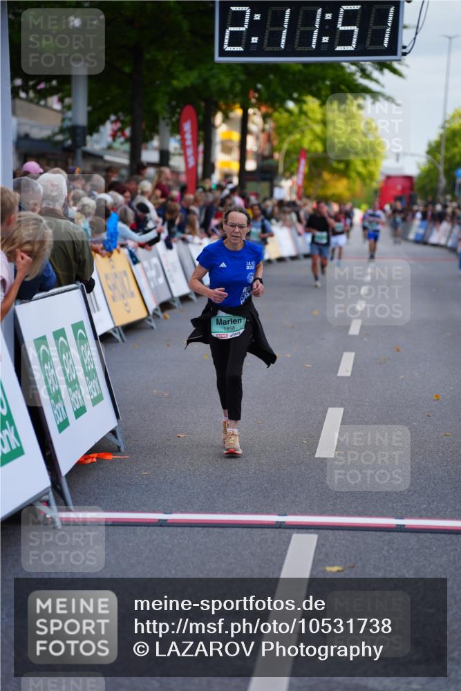 20.09.2026 - PSD Bank Halbmarathon LAZAROV Photography http://msf.ph/oto/10531738 20.09.2026 12:11:51 Ziel 1858, 2081, 3094, 3210 meine-sportfotos.de