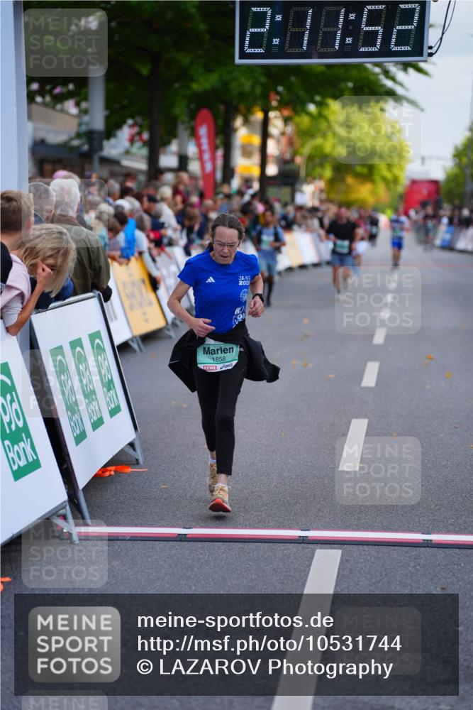 20.09.2026 - PSD Bank Halbmarathon LAZAROV Photography http://msf.ph/oto/10531744 20.09.2026 12:11:52 Ziel 1858, 3094, 3210 meine-sportfotos.de