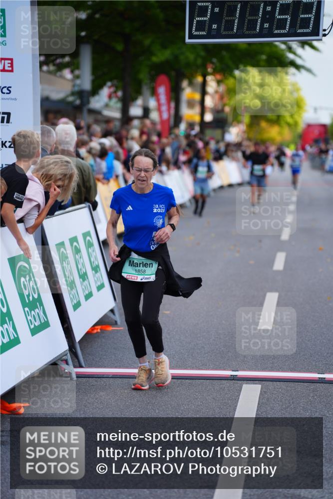 20.09.2026 - PSD Bank Halbmarathon LAZAROV Photography http://msf.ph/oto/10531751 20.09.2026 12:11:52 Ziel 1858, 3094, 3210 meine-sportfotos.de