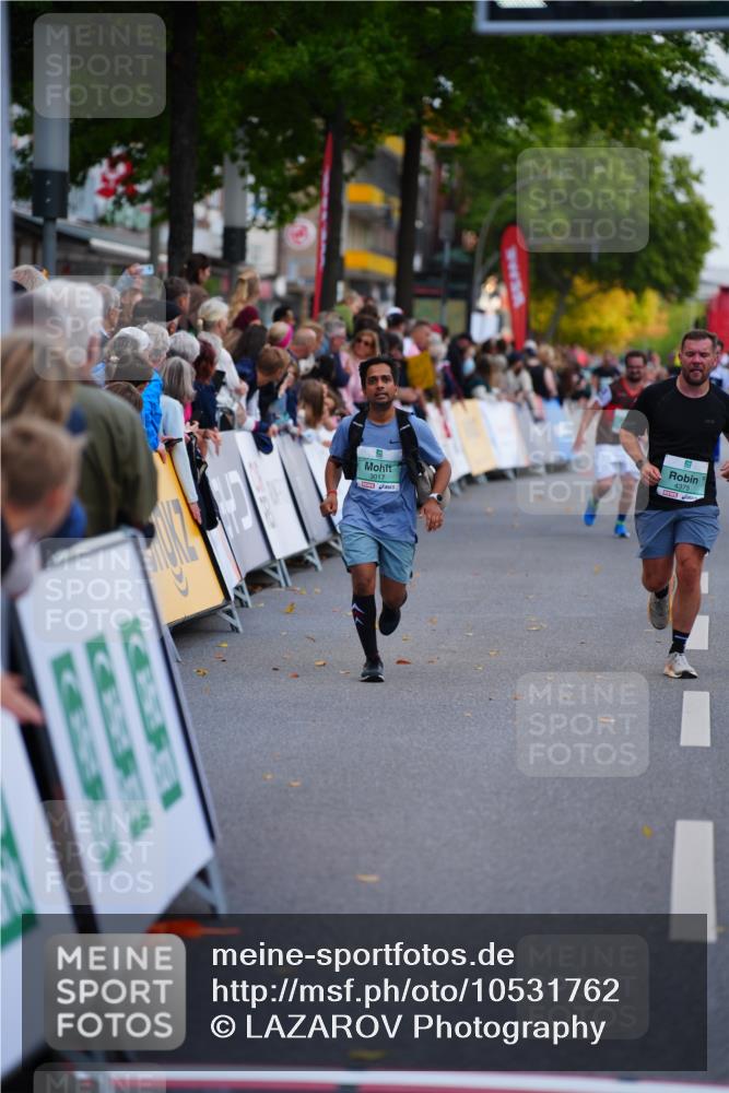 20.09.2026 - PSD Bank Halbmarathon LAZAROV Photography http://msf.ph/oto/10531762 20.09.2026 12:11:56 Ziel 1858, 3017, 3210, 4375 meine-sportfotos.de