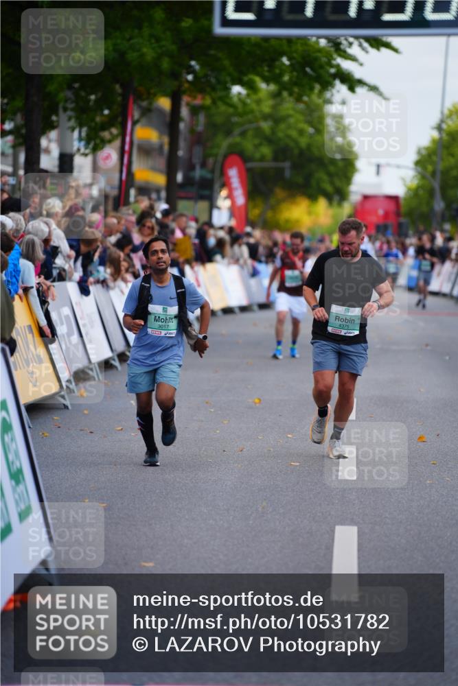 20.09.2026 - PSD Bank Halbmarathon LAZAROV Photography http://msf.ph/oto/10531782 20.09.2026 12:11:57 Ziel 1858, 3017, 3210, 4375 meine-sportfotos.de