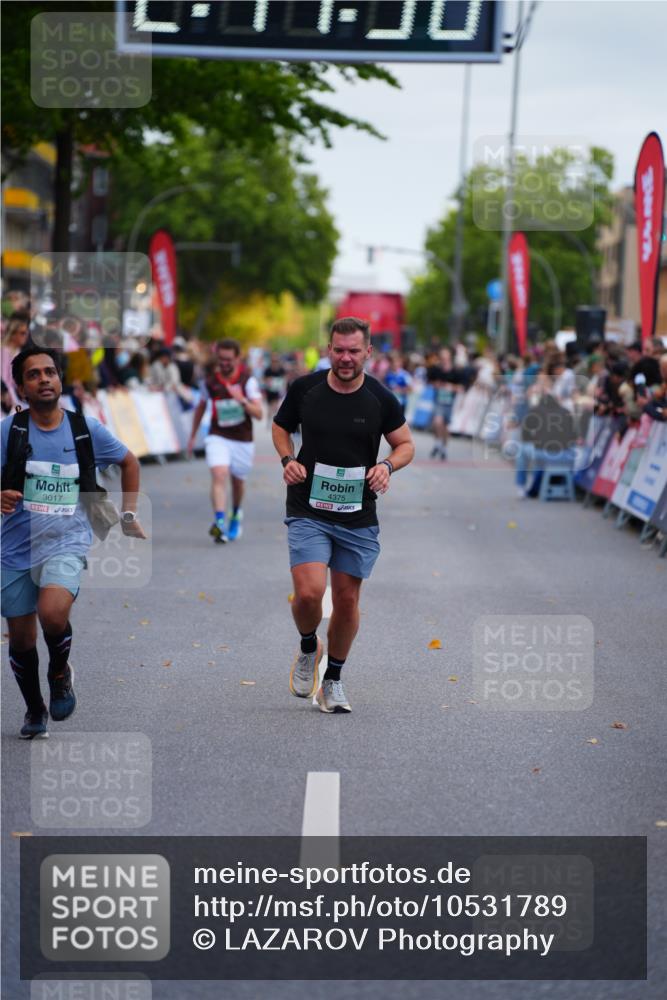 20.09.2026 - PSD Bank Halbmarathon LAZAROV Photography http://msf.ph/oto/10531789 20.09.2026 12:11:58 Ziel 1858, 3017, 4375 meine-sportfotos.de