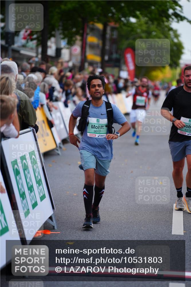 20.09.2026 - PSD Bank Halbmarathon LAZAROV Photography http://msf.ph/oto/10531803 20.09.2026 12:11:59 Ziel 1858, 3017, 4375 meine-sportfotos.de