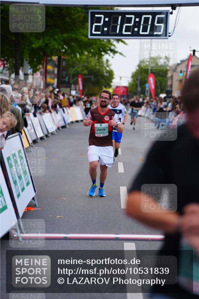 20.09.2026 - PSD Bank Halbmarathon LAZAROV Photography http://msf.ph/oto/10531839 20.09.2026 12:12:04 Ziel 1274, 1675, 3017, 4375 meine-sportfotos.de