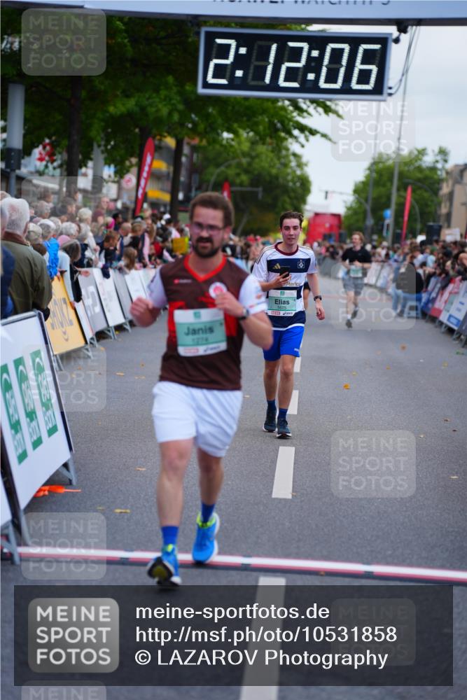 20.09.2026 - PSD Bank Halbmarathon LAZAROV Photography http://msf.ph/oto/10531858 20.09.2026 12:12:06 Ziel 1274, 1675, 3017, 4375 meine-sportfotos.de