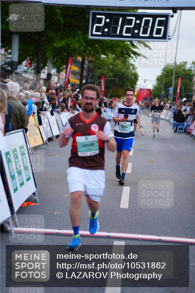 20.09.2026 - PSD Bank Halbmarathon LAZAROV Photography http://msf.ph/oto/10531862 20.09.2026 12:12:06 Ziel 1274, 1675, 3017, 4375 meine-sportfotos.de