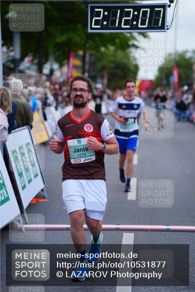 20.09.2026 - PSD Bank Halbmarathon LAZAROV Photography http://msf.ph/oto/10531877 20.09.2026 12:12:07 Ziel 1274, 1675, 3017, 4375 meine-sportfotos.de