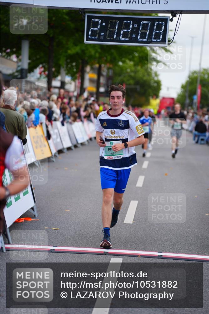 20.09.2026 - PSD Bank Halbmarathon LAZAROV Photography http://msf.ph/oto/10531882 20.09.2026 12:12:08 Ziel 1274, 1675, 3017, 4375 meine-sportfotos.de