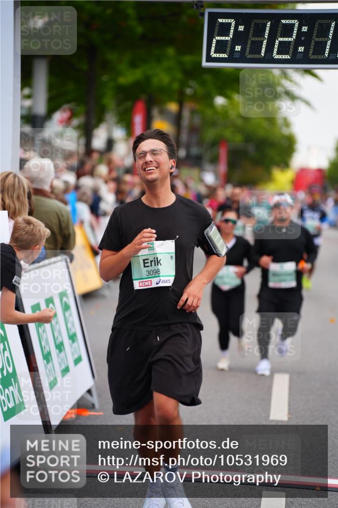 20.09.2026 - PSD Bank Halbmarathon LAZAROV Photography http://msf.ph/oto/10531969 20.09.2026 12:12:16 Ziel 1419, 1420, 1675, 1967, 3098, 3133, 3224, 4050 meine-sportfotos.de