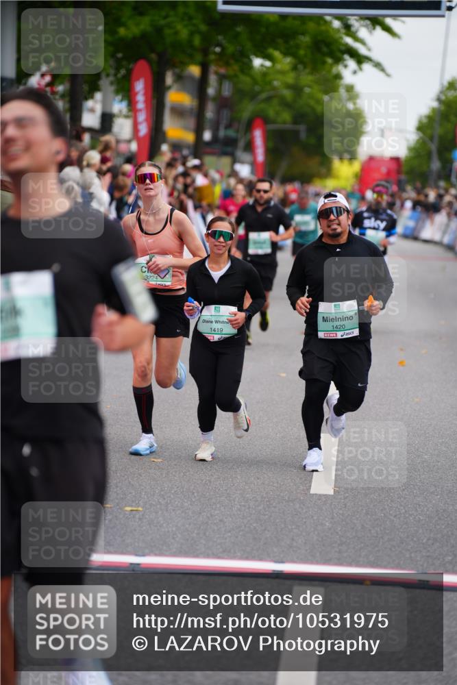 20.09.2026 - PSD Bank Halbmarathon LAZAROV Photography http://msf.ph/oto/10531975 20.09.2026 12:12:16 Ziel 1419, 1420, 1675, 1967, 3098, 3133, 3224, 4050 meine-sportfotos.de