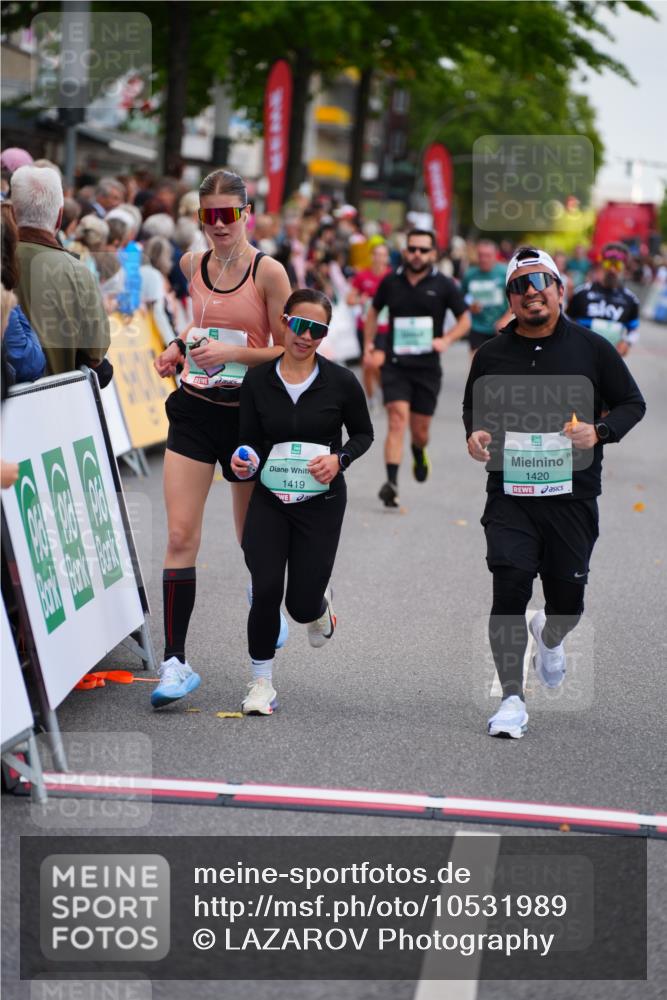 20.09.2026 - PSD Bank Halbmarathon LAZAROV Photography http://msf.ph/oto/10531989 20.09.2026 12:12:17 Ziel 1419, 1420, 1967, 3098, 3133, 3224, 4050 meine-sportfotos.de