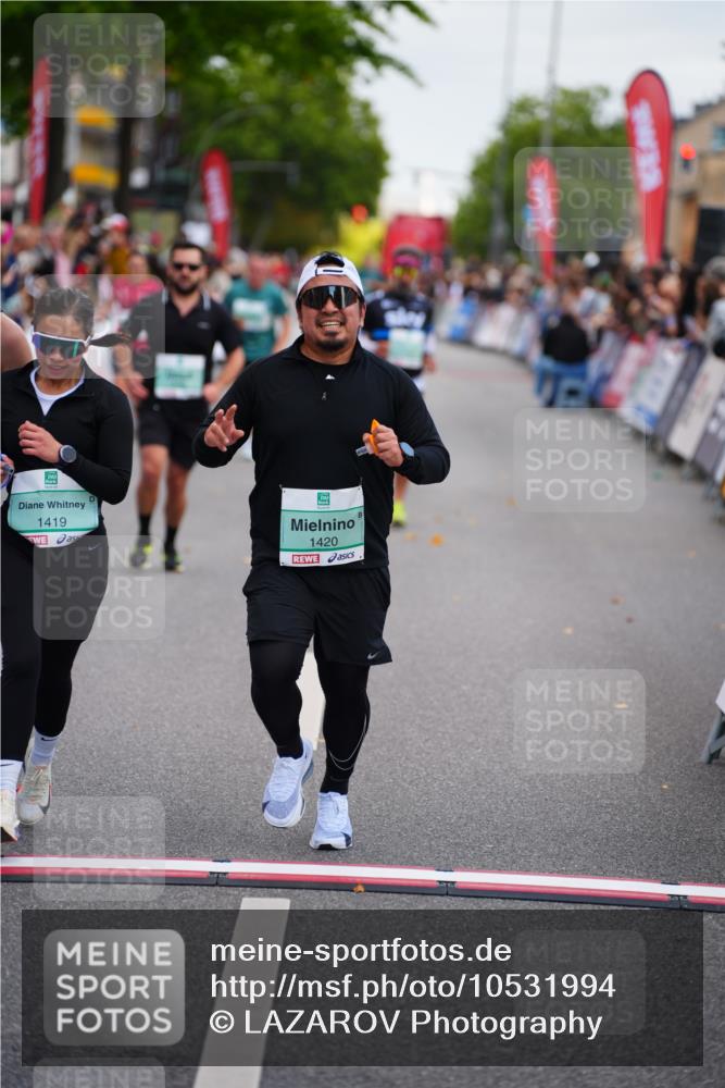 20.09.2026 - PSD Bank Halbmarathon LAZAROV Photography http://msf.ph/oto/10531994 20.09.2026 12:12:17 Ziel 1419, 1420, 1967, 3098, 3133, 3224, 4050 meine-sportfotos.de