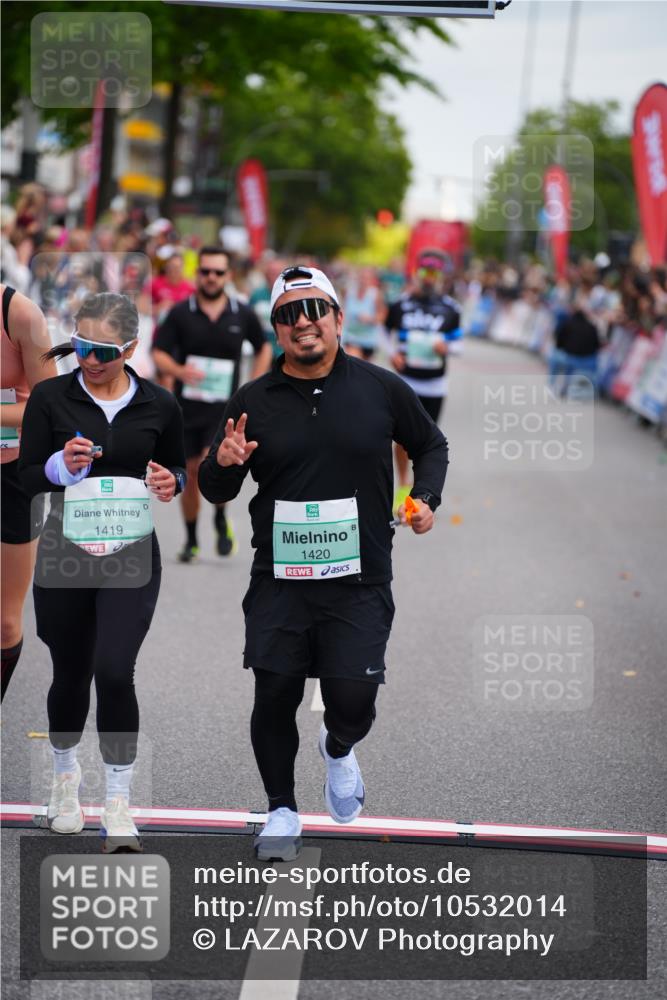 20.09.2026 - PSD Bank Halbmarathon LAZAROV Photography http://msf.ph/oto/10532014 20.09.2026 12:12:18 Ziel 1419, 1420, 1967, 3098, 3133, 3224, 4050, 4798 meine-sportfotos.de