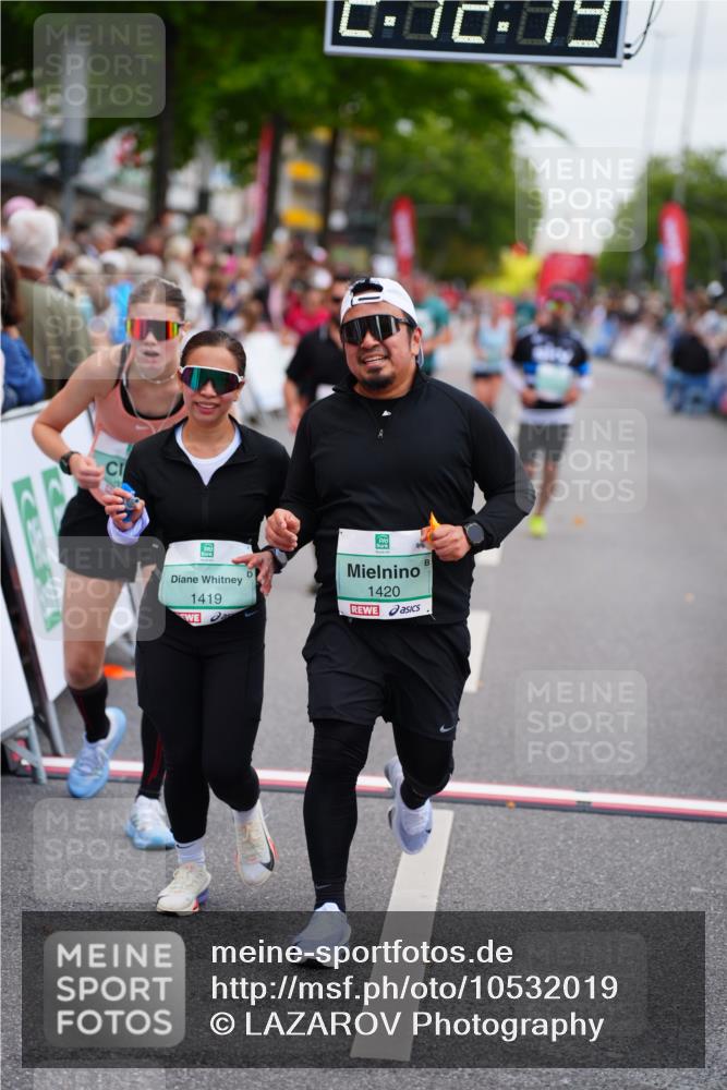 20.09.2026 - PSD Bank Halbmarathon LAZAROV Photography http://msf.ph/oto/10532019 20.09.2026 12:12:18 Ziel 1419, 1420, 1967, 3098, 3133, 3224, 4050, 4798 meine-sportfotos.de