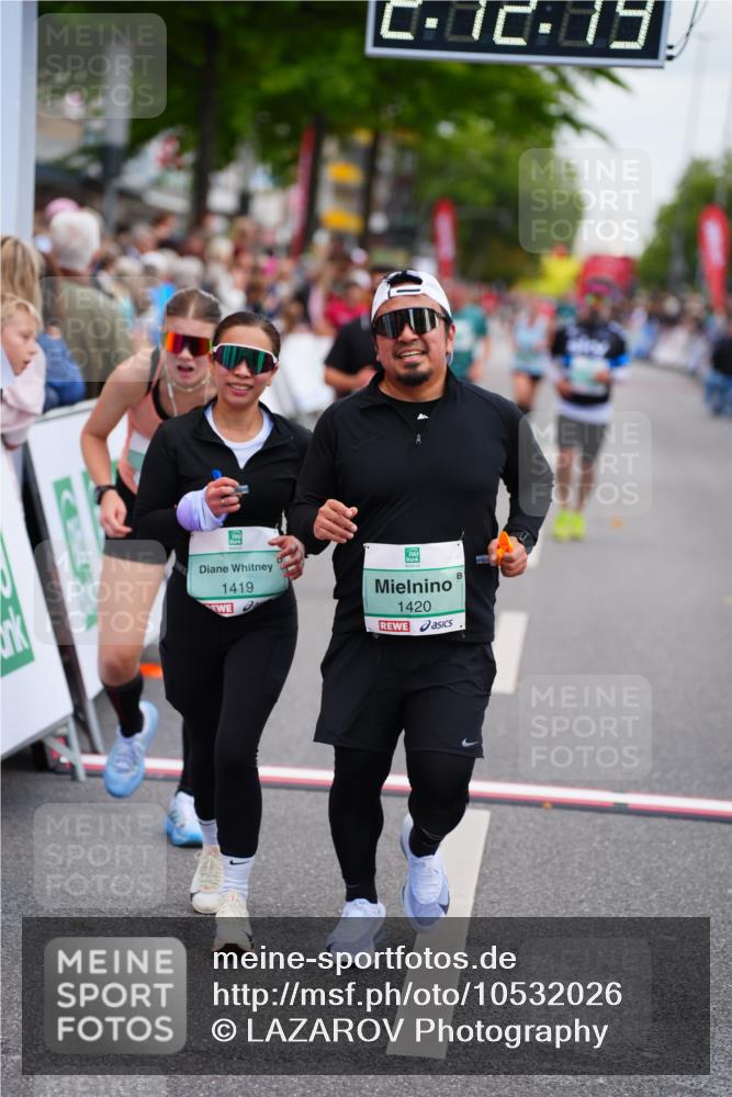 20.09.2026 - PSD Bank Halbmarathon LAZAROV Photography http://msf.ph/oto/10532026 20.09.2026 12:12:18 Ziel 1419, 1420, 1967, 3098, 3133, 3224, 4050, 4798 meine-sportfotos.de