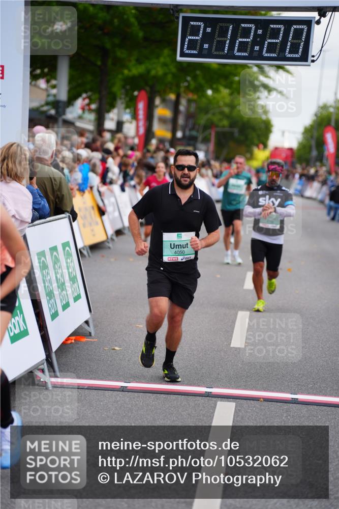 20.09.2026 - PSD Bank Halbmarathon LAZAROV Photography http://msf.ph/oto/10532062 20.09.2026 12:12:20 Ziel 1419, 1420, 1967, 3098, 3133, 3224, 4050, 4798 meine-sportfotos.de