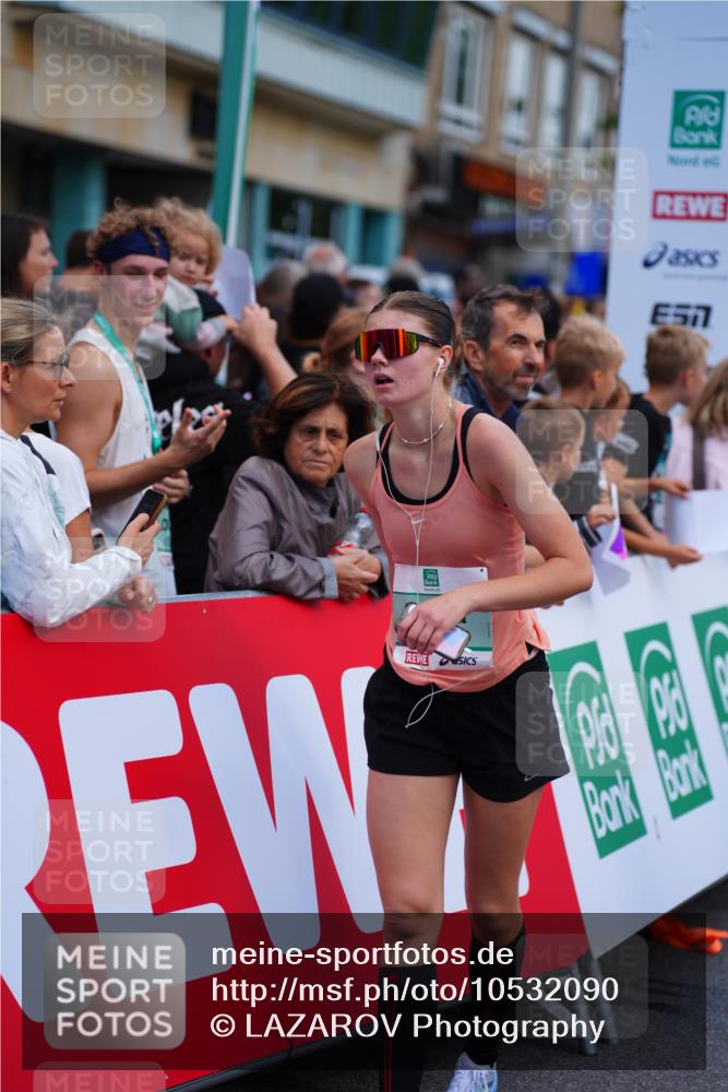20.09.2026 - PSD Bank Halbmarathon LAZAROV Photography http://msf.ph/oto/10532090 20.09.2026 12:12:21 Ziel 1419, 1420, 1967, 3019, 3098, 3133, 3224, 4050, 4510, 4798 meine-sportfotos.de
