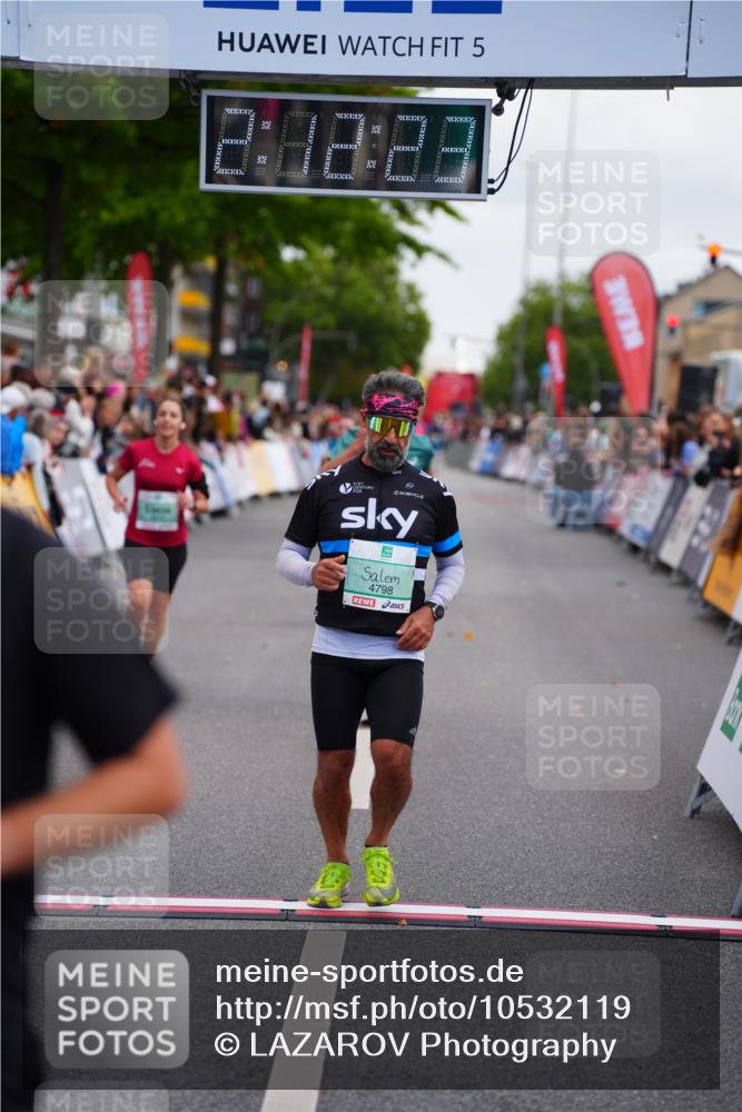 20.09.2026 - PSD Bank Halbmarathon LAZAROV Photography http://msf.ph/oto/10532119 20.09.2026 12:12:22 Ziel 1419, 1420, 3019, 3098, 3224, 4050, 4510, 4798 meine-sportfotos.de