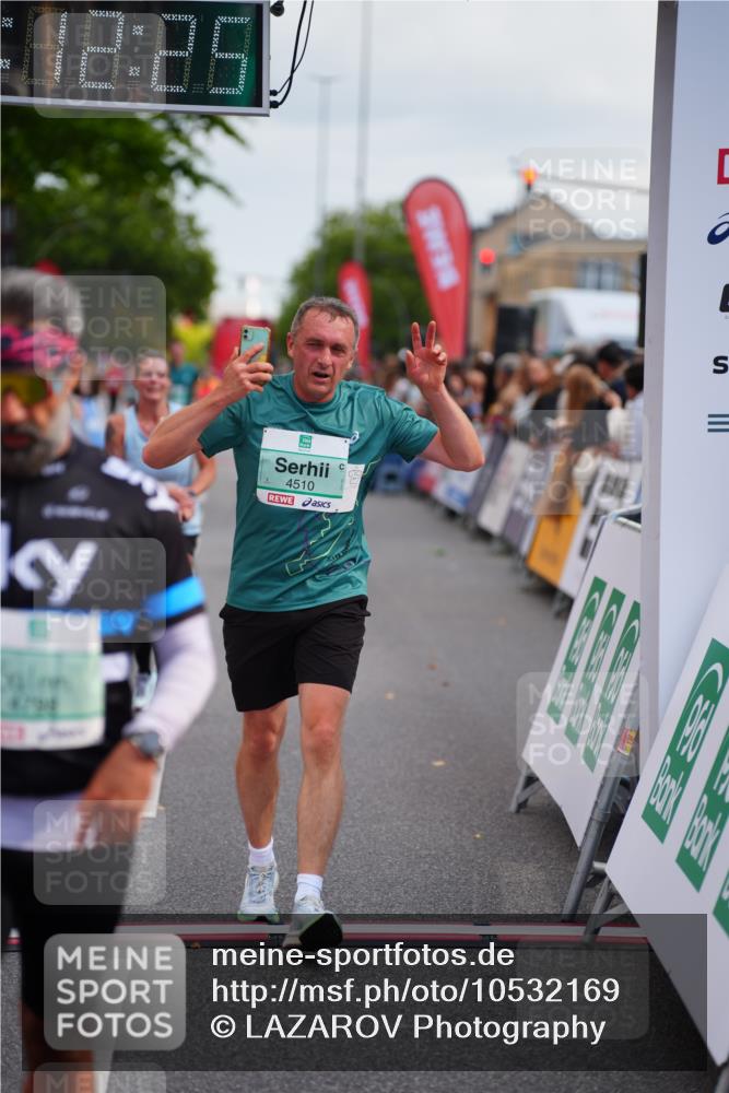 20.09.2026 - PSD Bank Halbmarathon LAZAROV Photography http://msf.ph/oto/10532169 20.09.2026 12:12:24 Ziel 1119, 1419, 1420, 3019, 3224, 4050, 4510, 4798 meine-sportfotos.de