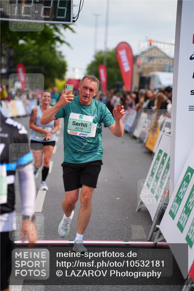 20.09.2026 - PSD Bank Halbmarathon LAZAROV Photography http://msf.ph/oto/10532181 20.09.2026 12:12:25 Ziel 1119, 1419, 1420, 3019, 4050, 4510, 4798 meine-sportfotos.de