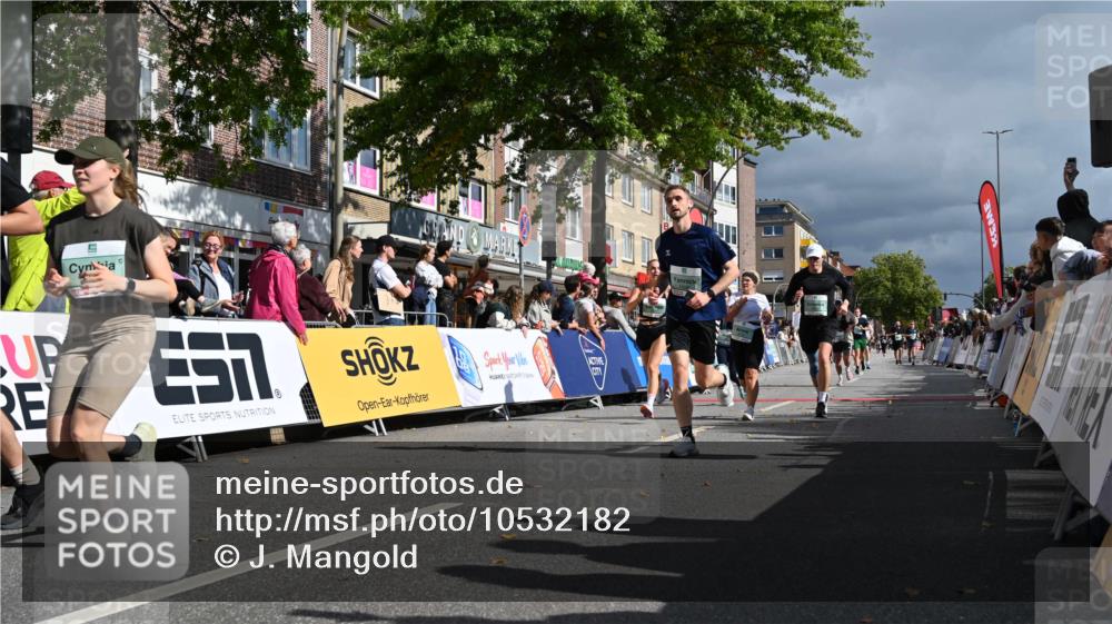 20.09.2026 - PSD Bank Halbmarathon J. Mangold http://msf.ph/oto/10532182 20.09.2026 12:18:34 Ziel 1223, 1424, 1425, 1694, 1998, 2121, 2137, 2912, 2936, 3082, 3084, 3252, 3540, 3597, 3616, 3736 meine-sportfotos.de