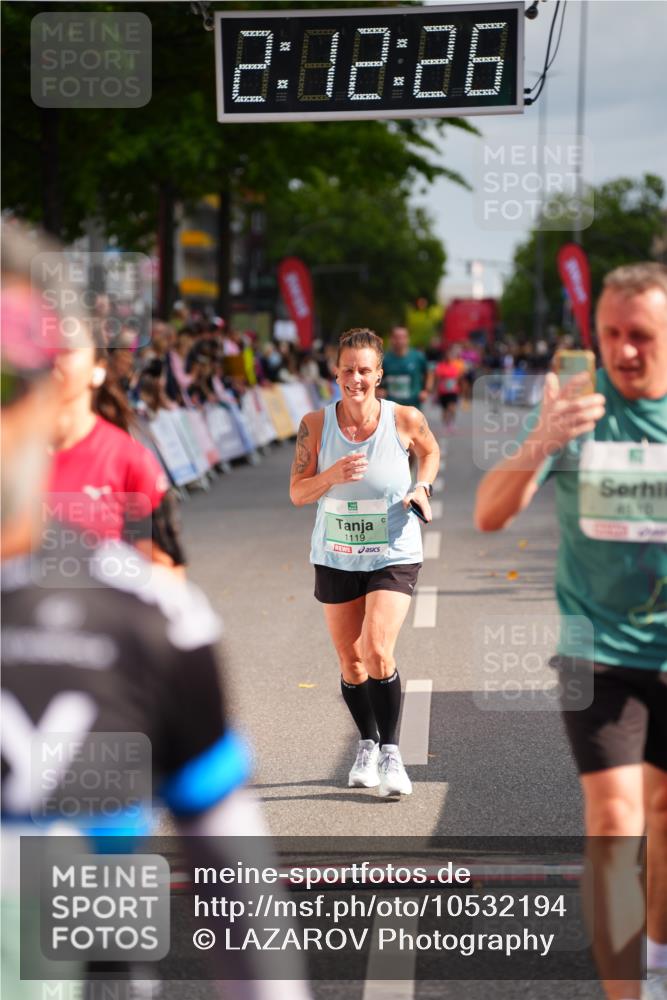 20.09.2026 - PSD Bank Halbmarathon LAZAROV Photography http://msf.ph/oto/10532194 20.09.2026 12:12:26 Ziel 1119, 1420, 3019, 4050, 4510, 4798 meine-sportfotos.de