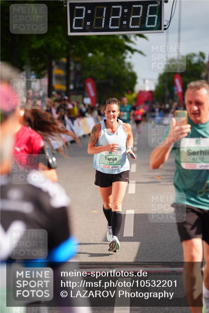 20.09.2026 - PSD Bank Halbmarathon LAZAROV Photography http://msf.ph/oto/10532201 20.09.2026 12:12:26 Ziel 1119, 1420, 3019, 4050, 4510, 4798 meine-sportfotos.de