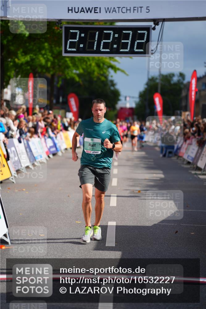 20.09.2026 - PSD Bank Halbmarathon LAZAROV Photography http://msf.ph/oto/10532227 20.09.2026 12:12:32 Ziel 1119, 3019, 3711, 4510 meine-sportfotos.de