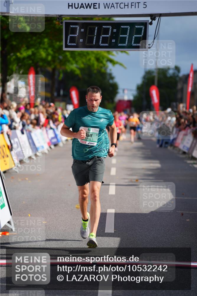 20.09.2026 - PSD Bank Halbmarathon LAZAROV Photography http://msf.ph/oto/10532242 20.09.2026 12:12:32 Ziel 1119, 3019, 3711, 4510 meine-sportfotos.de