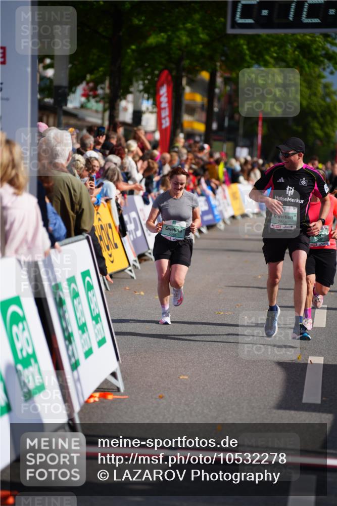 20.09.2026 - PSD Bank Halbmarathon LAZAROV Photography http://msf.ph/oto/10532278 20.09.2026 12:12:39 Ziel 2129, 2260, 2851, 3711, 4246 meine-sportfotos.de