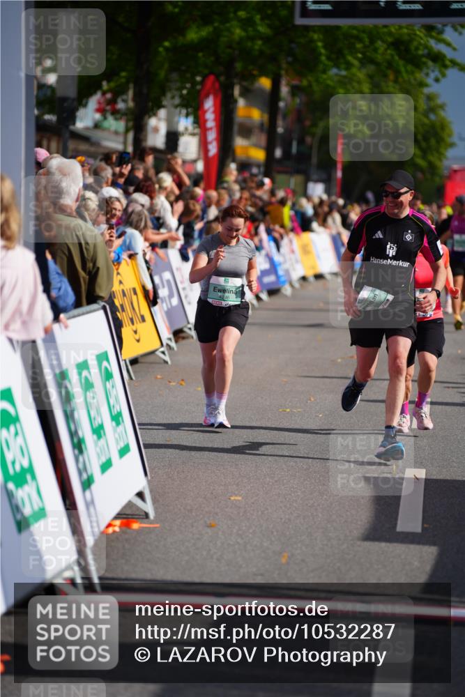 20.09.2026 - PSD Bank Halbmarathon LAZAROV Photography http://msf.ph/oto/10532287 20.09.2026 12:12:39 Ziel 2129, 2260, 2851, 3711, 4246 meine-sportfotos.de