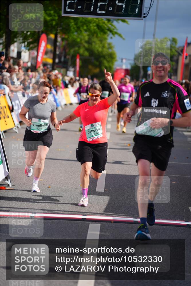 20.09.2026 - PSD Bank Halbmarathon LAZAROV Photography http://msf.ph/oto/10532330 20.09.2026 12:12:41 Ziel 2129, 2260, 2764, 2804, 2851, 4246 meine-sportfotos.de