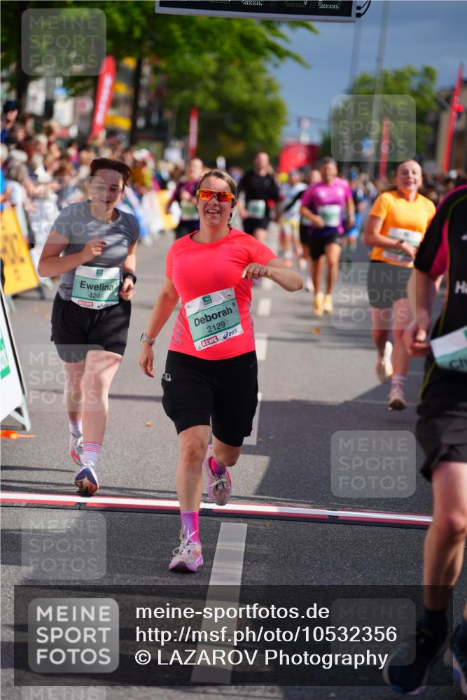 20.09.2026 - PSD Bank Halbmarathon LAZAROV Photography http://msf.ph/oto/10532356 20.09.2026 12:12:41 Ziel 2129, 2260, 2764, 2804, 2851, 4246 meine-sportfotos.de