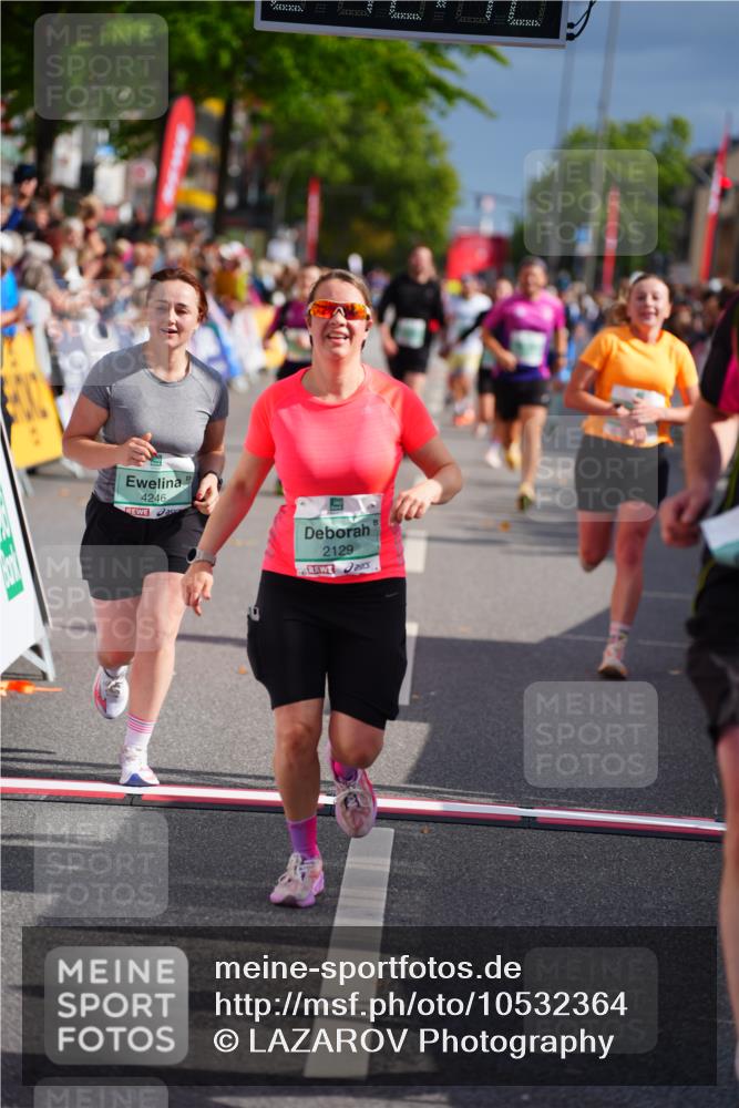 20.09.2026 - PSD Bank Halbmarathon LAZAROV Photography http://msf.ph/oto/10532364 20.09.2026 12:12:41 Ziel 2129, 2260, 2764, 2804, 2851, 4246 meine-sportfotos.de