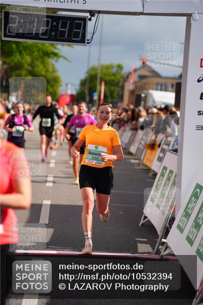 20.09.2026 - PSD Bank Halbmarathon LAZAROV Photography http://msf.ph/oto/10532394 20.09.2026 12:12:42 Ziel 2129, 2260, 2764, 2804, 2851, 4246 meine-sportfotos.de
