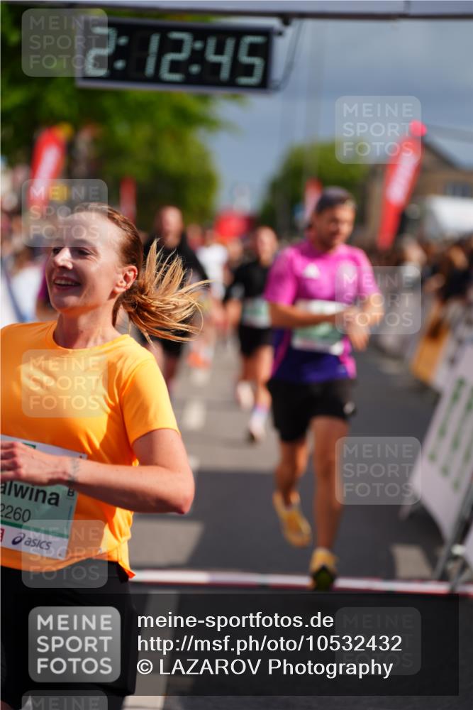 20.09.2026 - PSD Bank Halbmarathon LAZAROV Photography http://msf.ph/oto/10532432 20.09.2026 12:12:45 Ziel 1170, 1171, 2129, 2260, 2764, 2804, 2851, 4246 meine-sportfotos.de