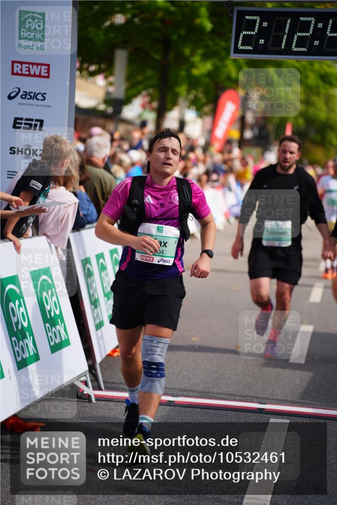 20.09.2026 - PSD Bank Halbmarathon LAZAROV Photography http://msf.ph/oto/10532461 20.09.2026 12:12:46 Ziel 1170, 1171, 2129, 2260, 2428, 2764, 2804, 2851, 4246 meine-sportfotos.de