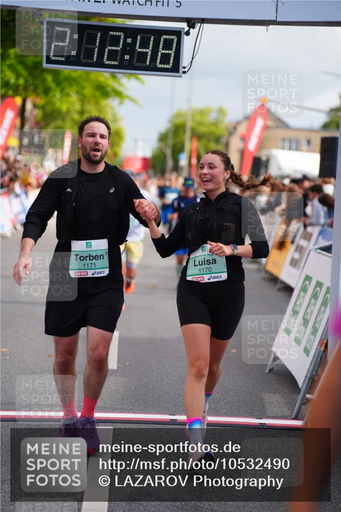 20.09.2026 - PSD Bank Halbmarathon LAZAROV Photography http://msf.ph/oto/10532490 20.09.2026 12:12:47 Ziel 1170, 1171, 2129, 2260, 2428, 2764, 2804, 2851, 4246, 4384 meine-sportfotos.de