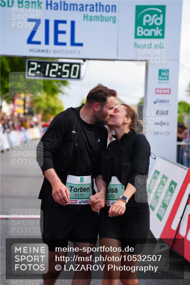 20.09.2026 - PSD Bank Halbmarathon LAZAROV Photography http://msf.ph/oto/10532507 20.09.2026 12:12:49 Ziel 1170, 1171, 2129, 2260, 2428, 2764, 2804, 3443, 4246, 4384 meine-sportfotos.de