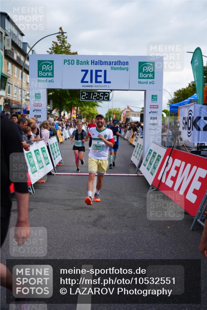 20.09.2026 - PSD Bank Halbmarathon LAZAROV Photography http://msf.ph/oto/10532551 20.09.2026 12:12:51 Ziel 1170, 1171, 1963, 2260, 2428, 2764, 2804, 3443, 3587, 4384 meine-sportfotos.de