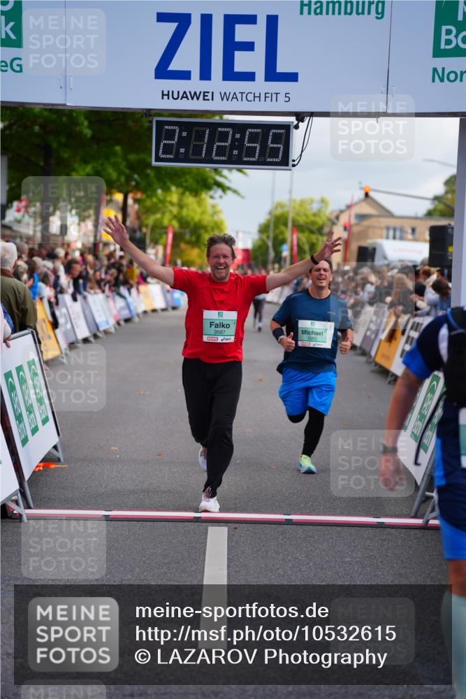 20.09.2026 - PSD Bank Halbmarathon LAZAROV Photography http://msf.ph/oto/10532615 20.09.2026 12:12:54 Ziel 1170, 1171, 1963, 2428, 3443, 3587, 4384 meine-sportfotos.de