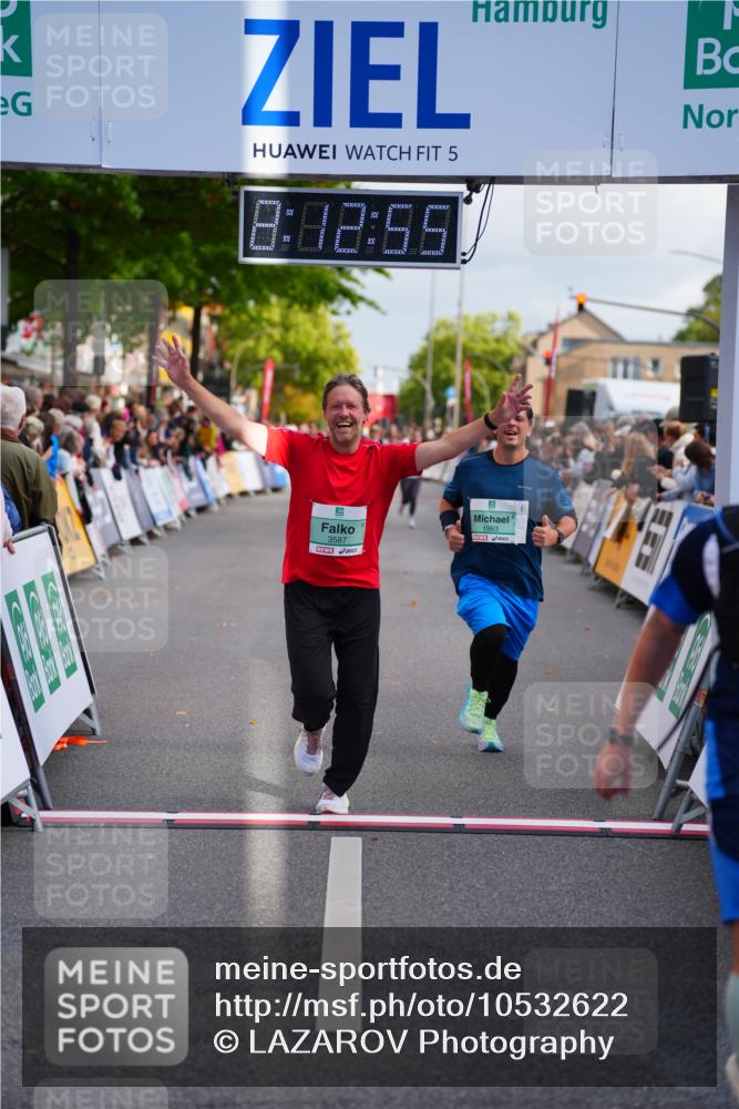20.09.2026 - PSD Bank Halbmarathon LAZAROV Photography http://msf.ph/oto/10532622 20.09.2026 12:12:54 Ziel 1170, 1171, 1963, 2428, 3443, 3587, 4384 meine-sportfotos.de