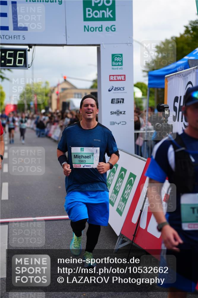 20.09.2026 - PSD Bank Halbmarathon LAZAROV Photography http://msf.ph/oto/10532662 20.09.2026 12:12:56 Ziel 1963, 2428, 3443, 3587, 4384 meine-sportfotos.de