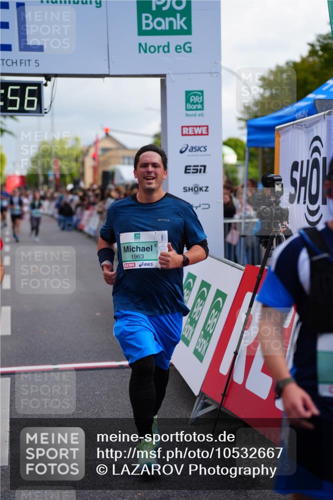 20.09.2026 - PSD Bank Halbmarathon LAZAROV Photography http://msf.ph/oto/10532667 20.09.2026 12:12:56 Ziel 1963, 2428, 3443, 3587, 4384 meine-sportfotos.de