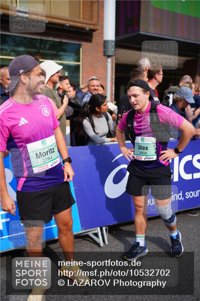 20.09.2026 - PSD Bank Halbmarathon LAZAROV Photography http://msf.ph/oto/10532702 20.09.2026 12:13:01 Ziel 1045, 1702, 1963, 3587 meine-sportfotos.de