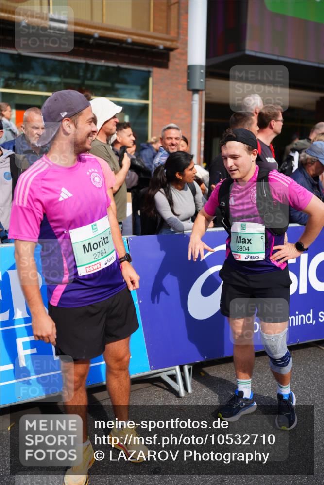 20.09.2026 - PSD Bank Halbmarathon LAZAROV Photography http://msf.ph/oto/10532710 20.09.2026 12:13:01 Ziel 1045, 1702, 1963, 3587 meine-sportfotos.de