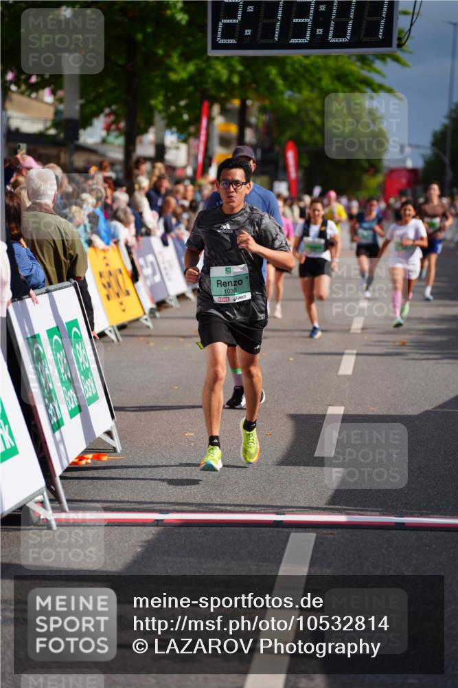 20.09.2026 - PSD Bank Halbmarathon LAZAROV Photography http://msf.ph/oto/10532814 20.09.2026 12:13:06 Ziel 1030, 1045, 1125, 1702, 4466, 4668 meine-sportfotos.de