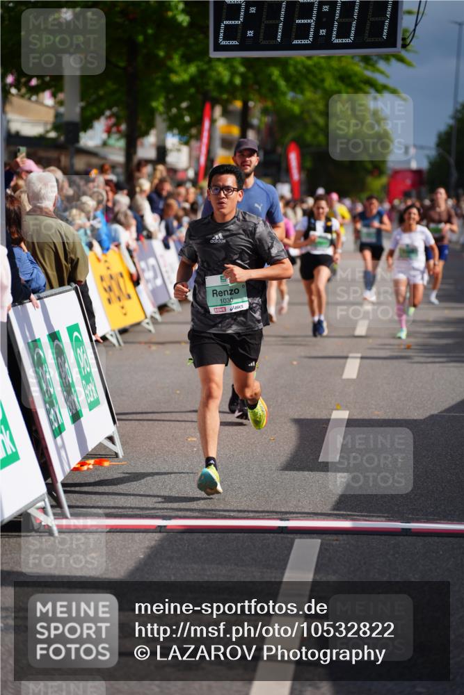 20.09.2026 - PSD Bank Halbmarathon LAZAROV Photography http://msf.ph/oto/10532822 20.09.2026 12:13:06 Ziel 1030, 1045, 1125, 1702, 4466, 4668 meine-sportfotos.de