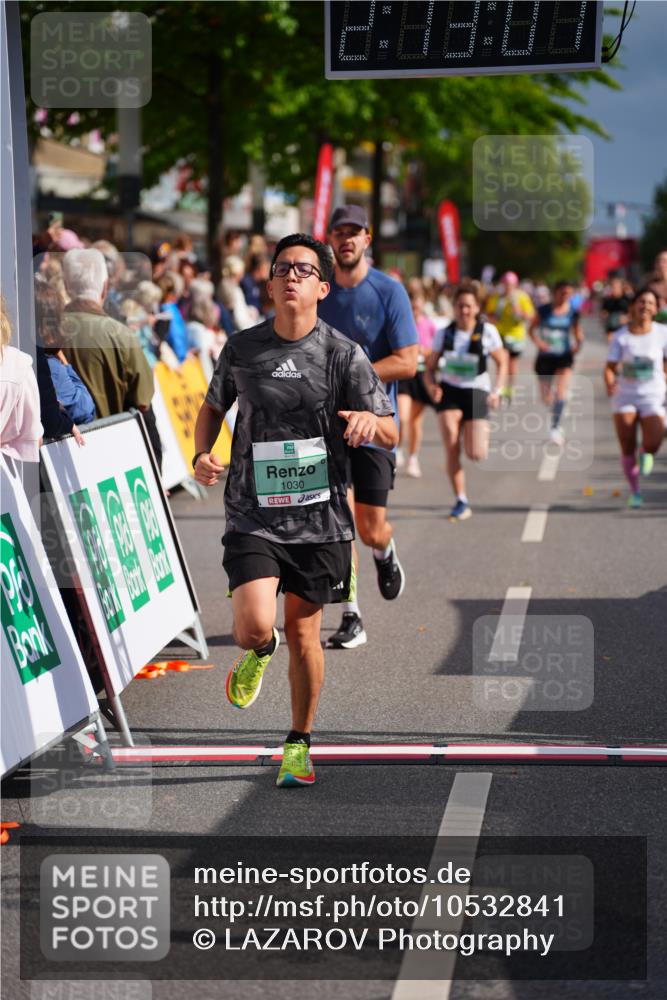 20.09.2026 - PSD Bank Halbmarathon LAZAROV Photography http://msf.ph/oto/10532841 20.09.2026 12:13:07 Ziel 1030, 1045, 1125, 1702, 4466, 4668 meine-sportfotos.de